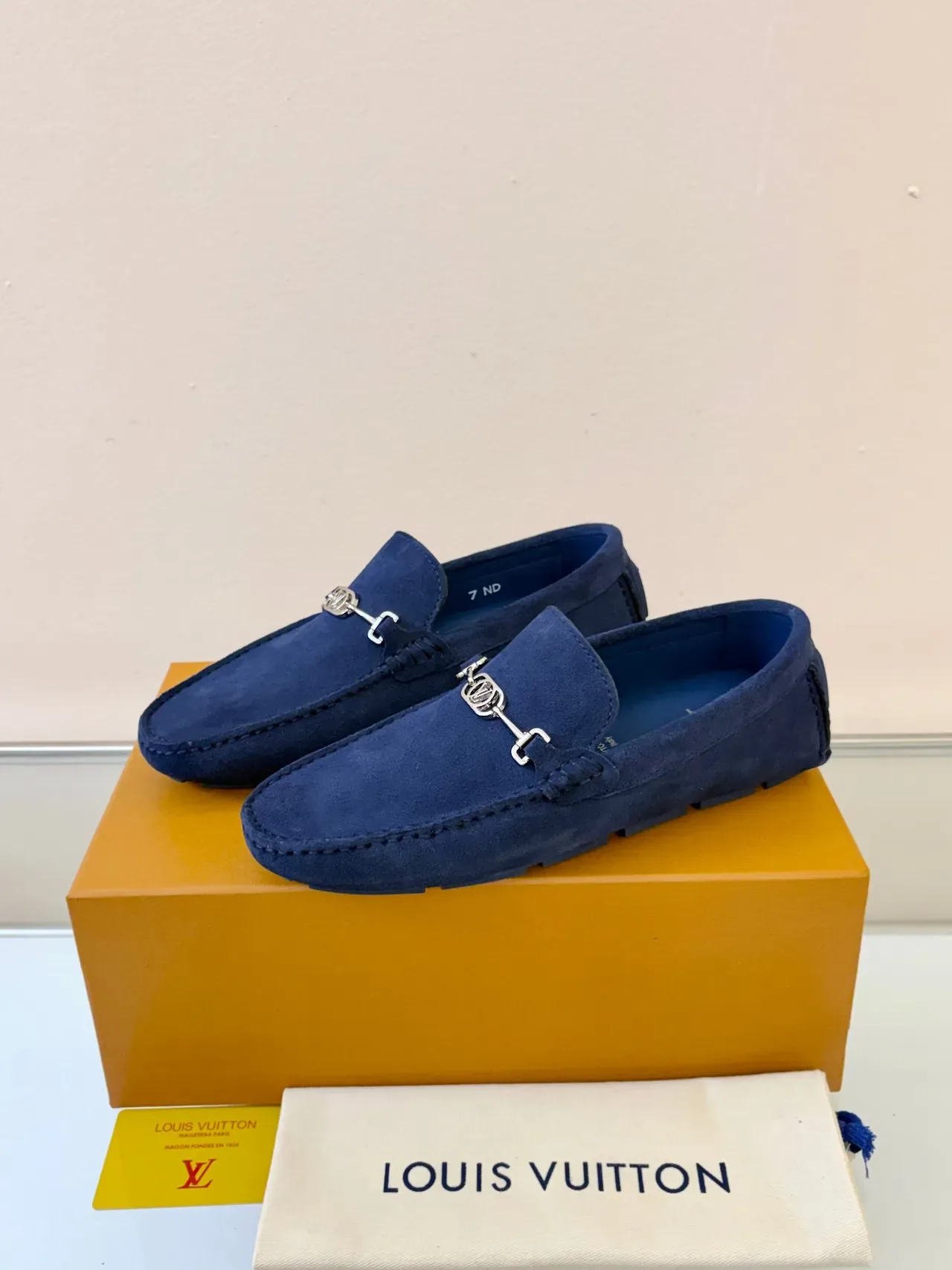 حذاء لوفر Louis Vuitton Horsebit 1955 Navy السودي 2