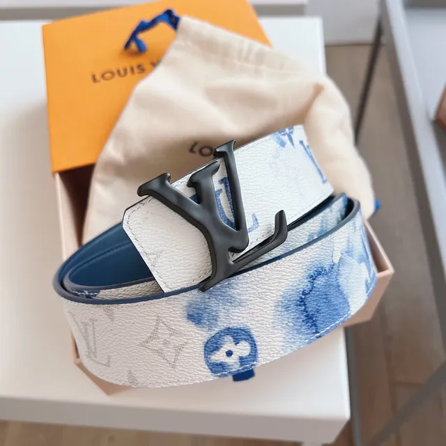 Louis Vuitton Initiales Monogram White and Navy Leather Belt 3