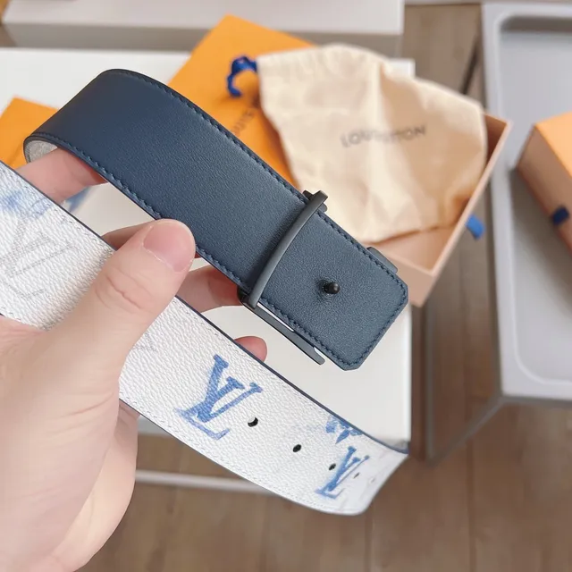 Louis Vuitton Initiales Monogram White and Navy Leather Belt 4