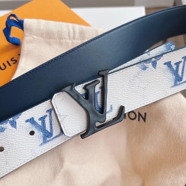Louis Vuitton Initiales Monogram White and Navy Leather Belt 6