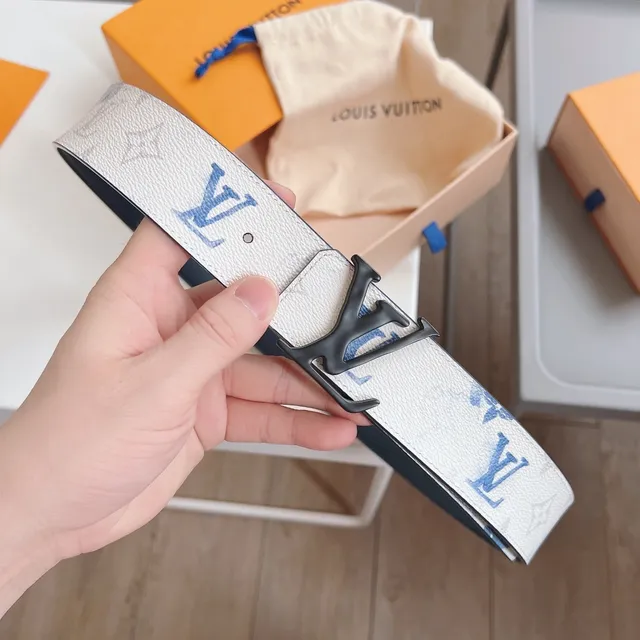 Louis Vuitton Initiales Monogram White and Navy Leather Belt 7