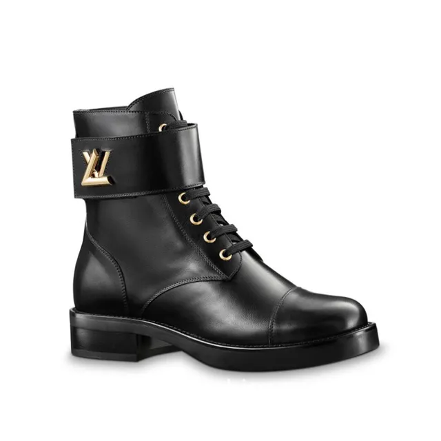 Louis Vuitton Le Cagole Botas de tobillo de cuero negro con correa envolvente 5
