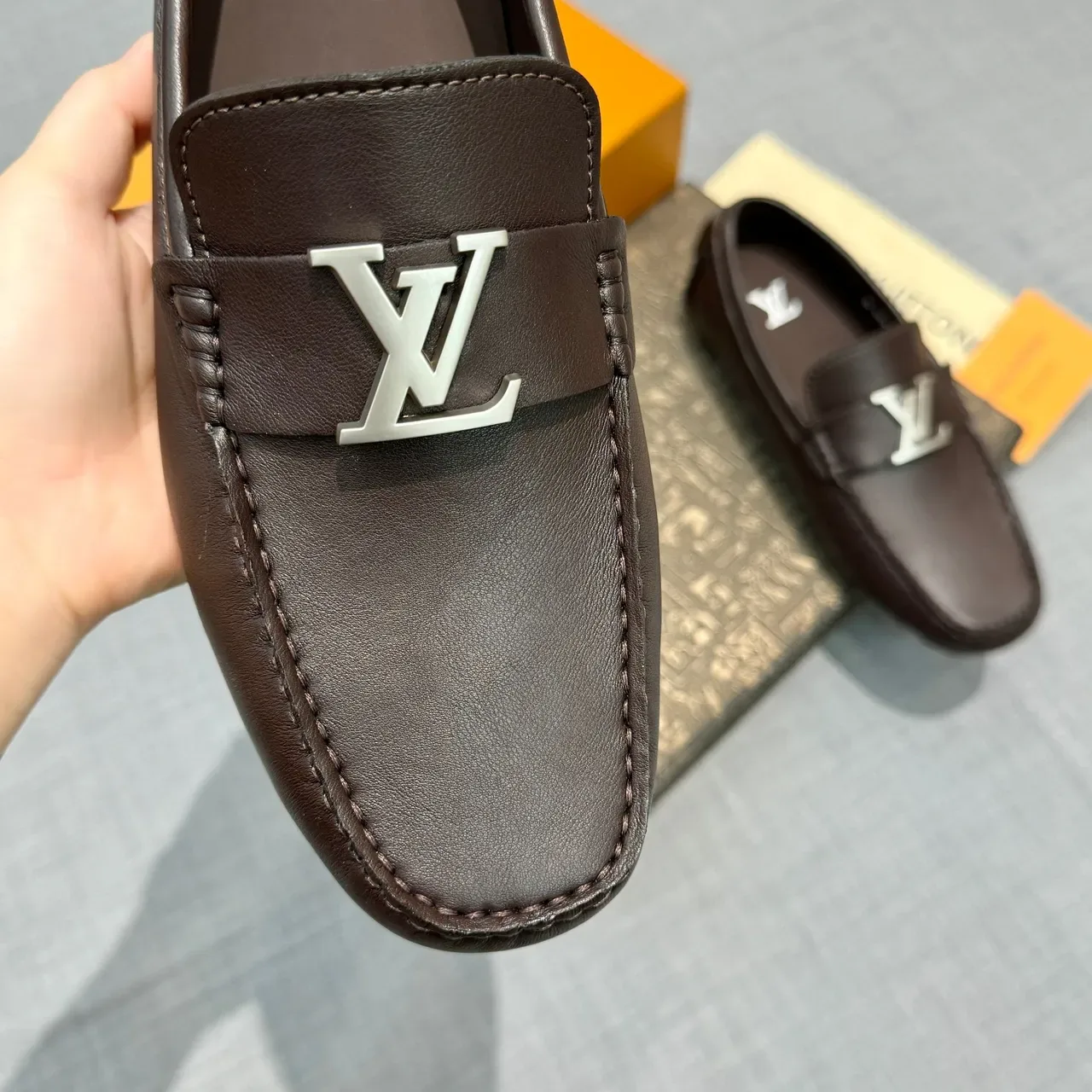 Louis Vuitton Loafers marron cuir metal LV buckle 3