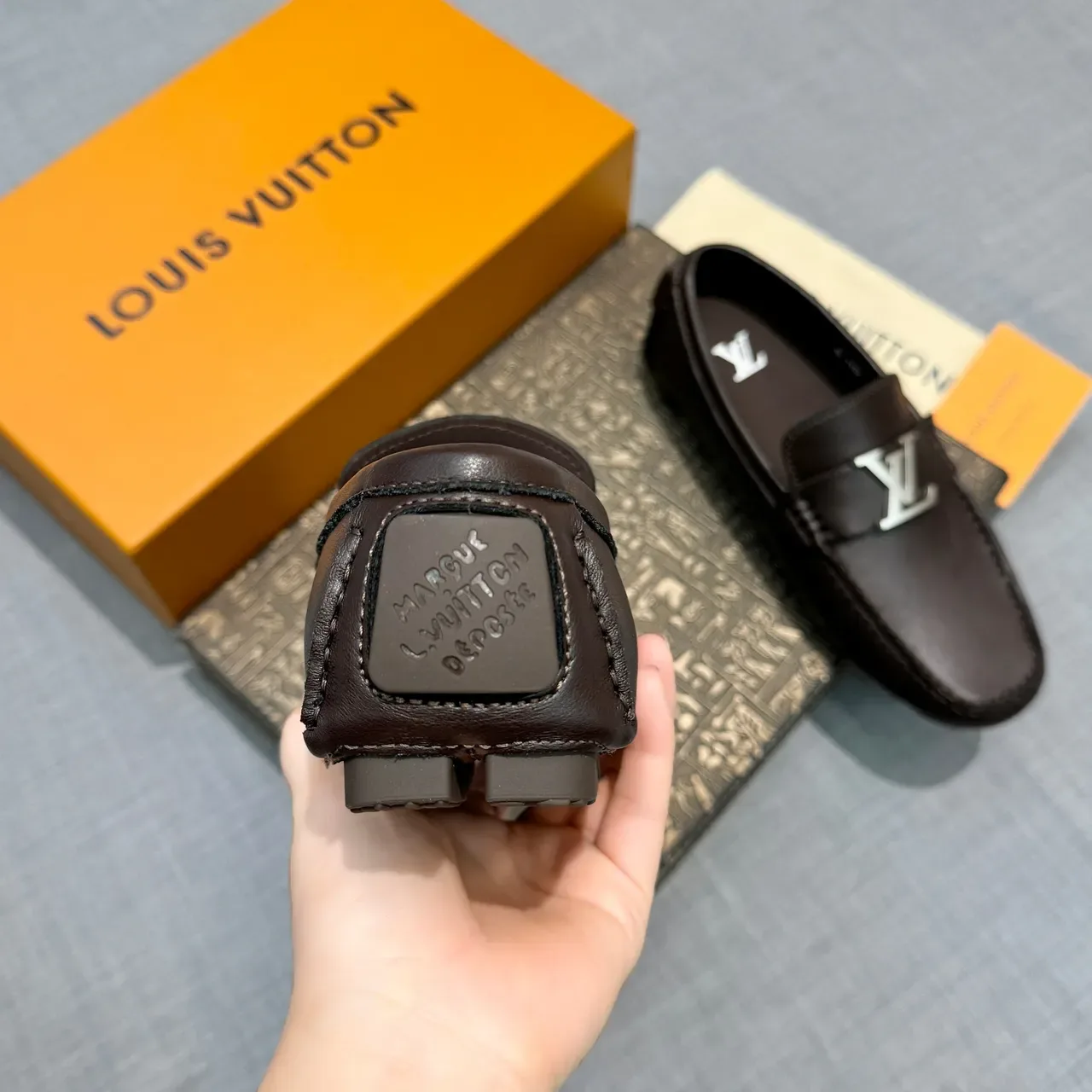 Louis Vuitton Loafers marron cuir metal LV buckle 4