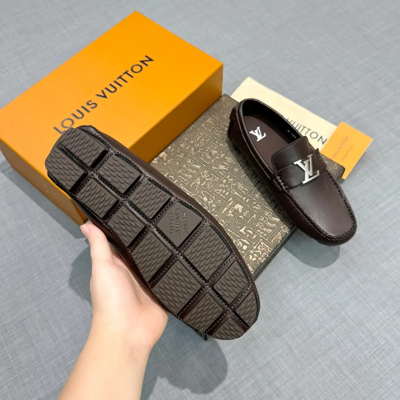 Louis Vuitton Loafers marron cuir metal LV buckle 5