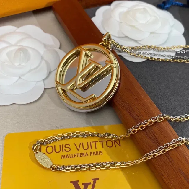 Louis Vuitton LV Circle Gold-Tone Interlocking Monogram Pendant Necklace 8