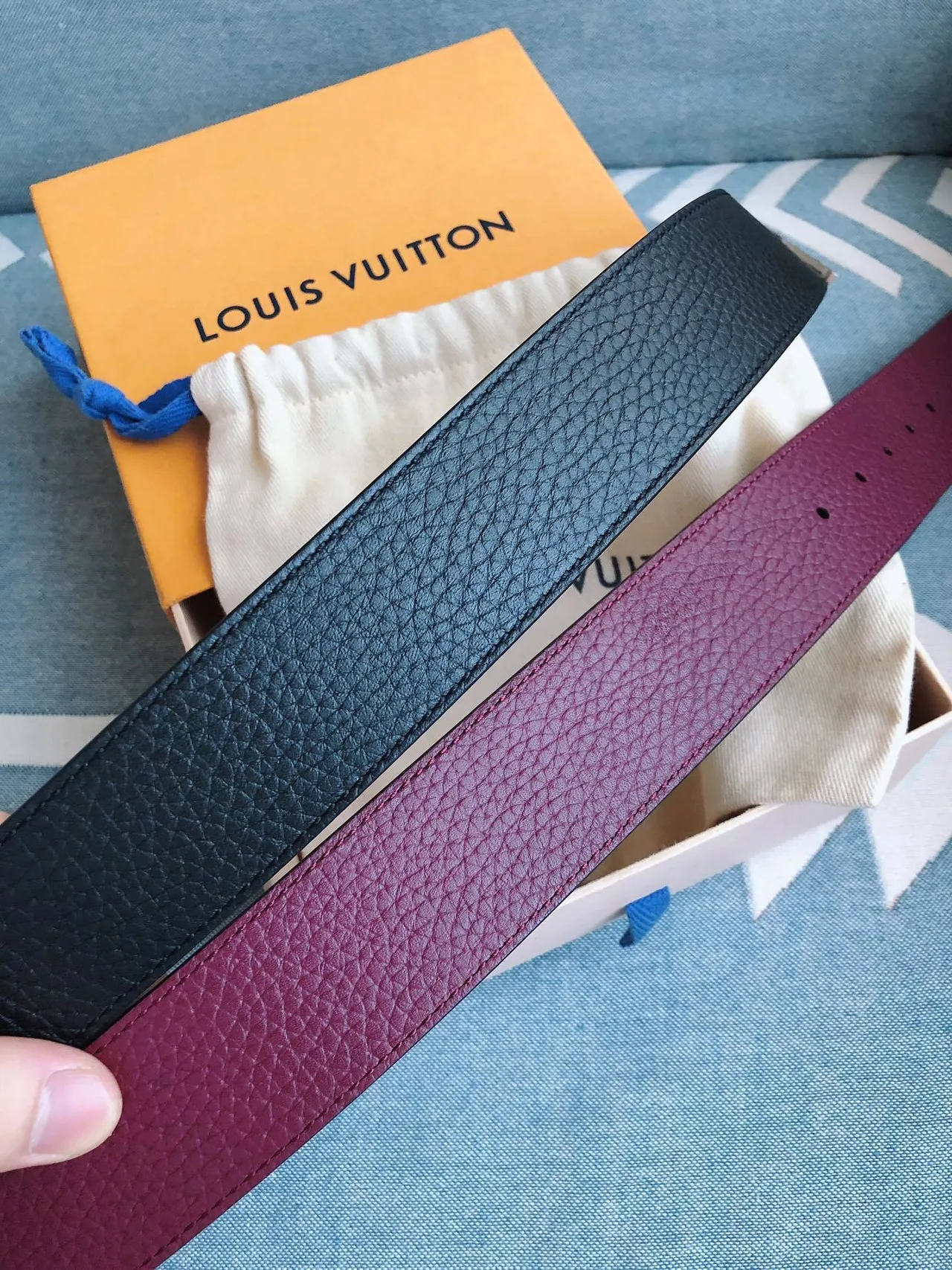 Louis Vuitton LV Initiales কালো পেবল্ড লেদার বেল্ট 2