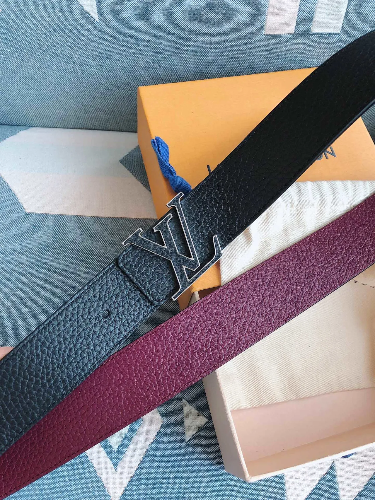 Louis Vuitton LV Initiales কালো পেবল্ড লেদার বেল্ট 4