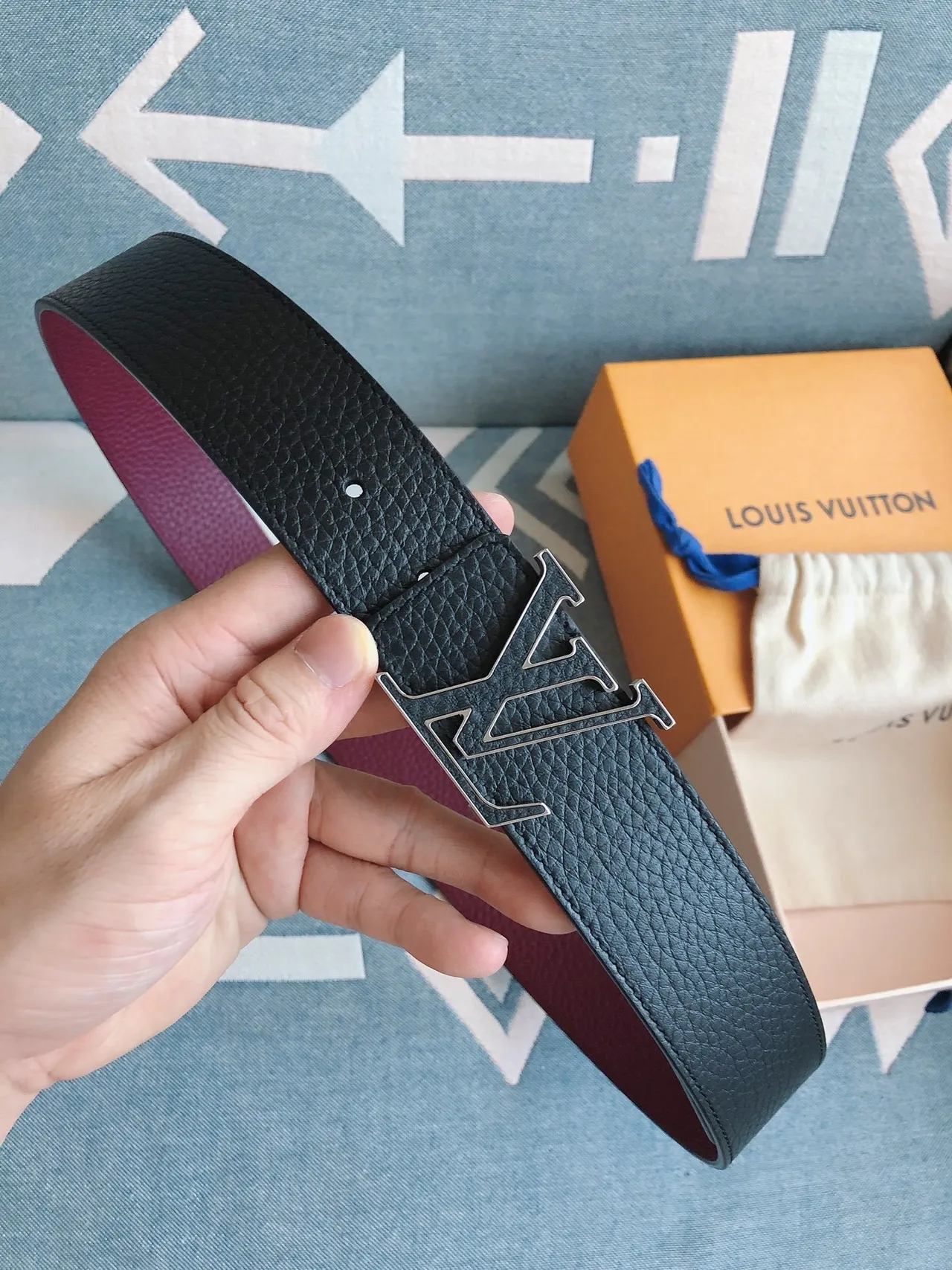 Louis Vuitton LV Initiales কালো পেবল্ড লেদার বেল্ট 5