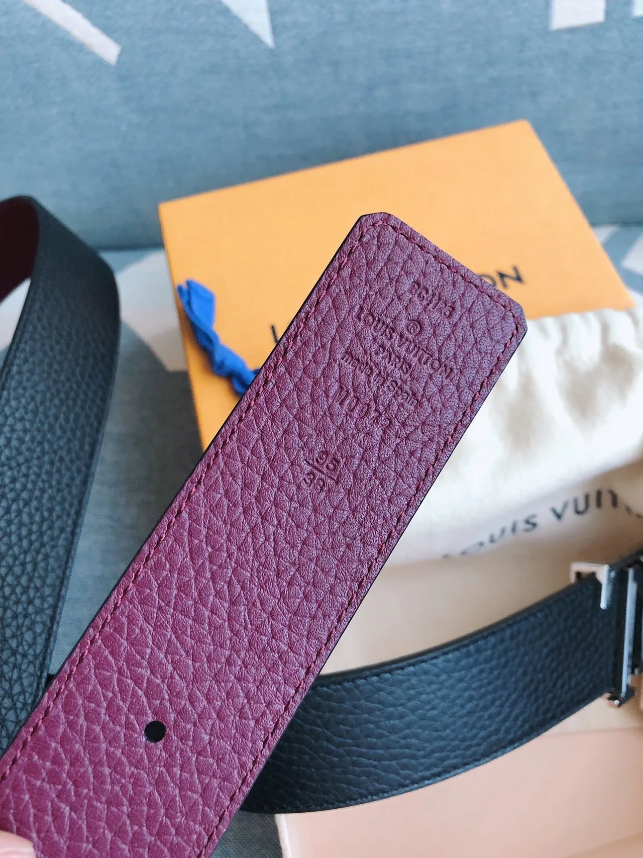 Louis Vuitton LV Initiales কালো পেবল্ড লেদার বেল্ট 6