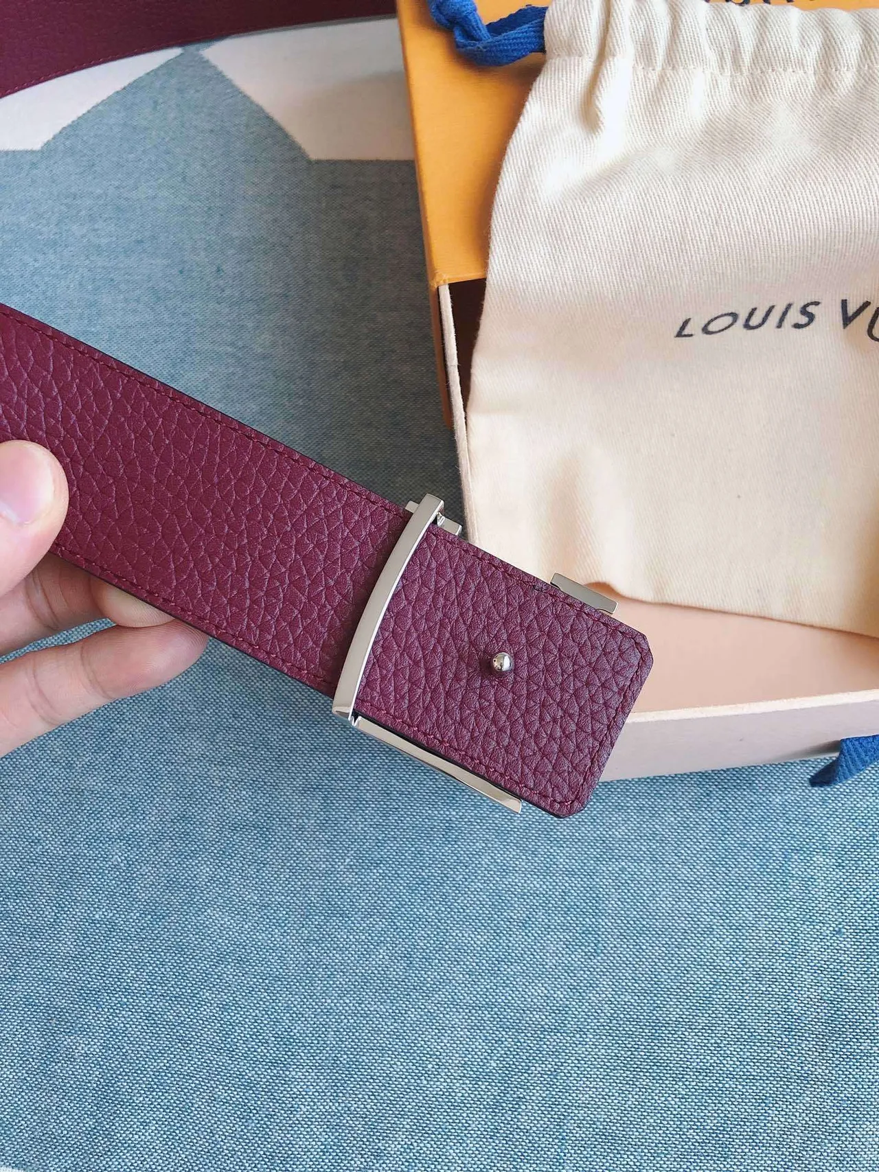 Louis Vuitton LV Initiales কালো পেবল্ড লেদার বেল্ট 7