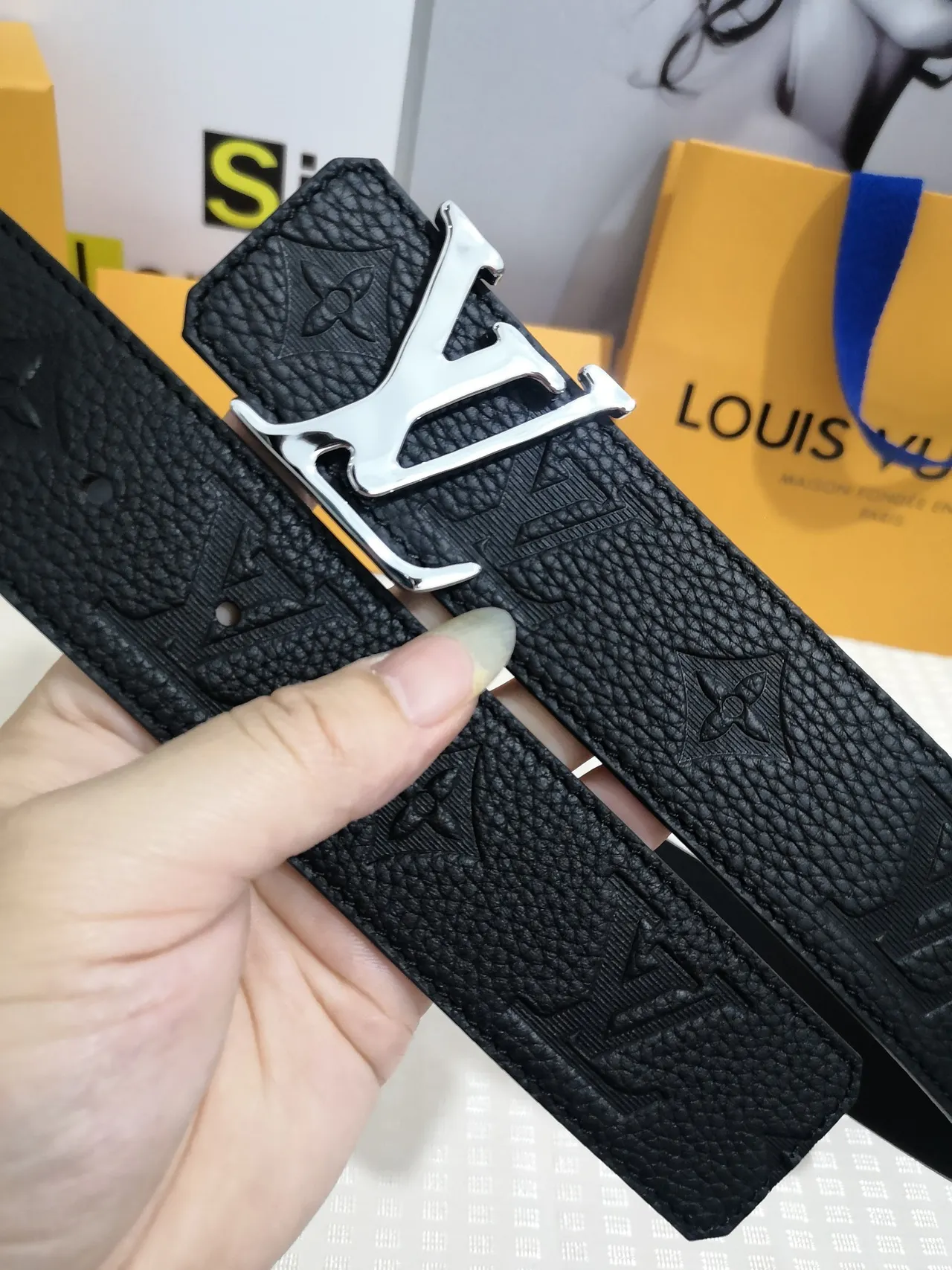 Louis Vuitton LV Initiales Black Pebbled Leather Belt 5
