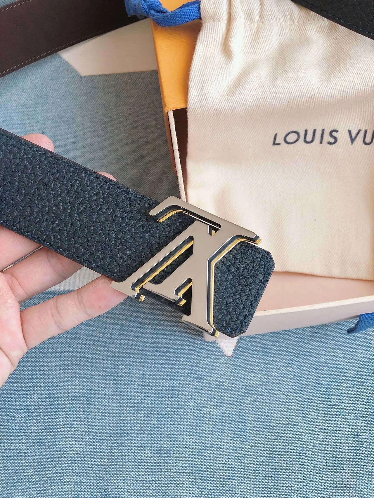 Louis Vuitton LV Initiales Blue Pebbled Leather Belt 8