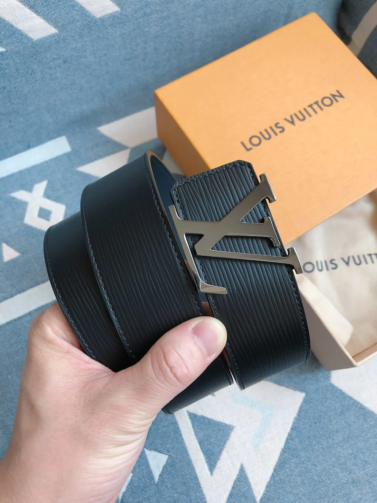 Louis Vuitton LV Initiales Blue Textured Leather Belt 2