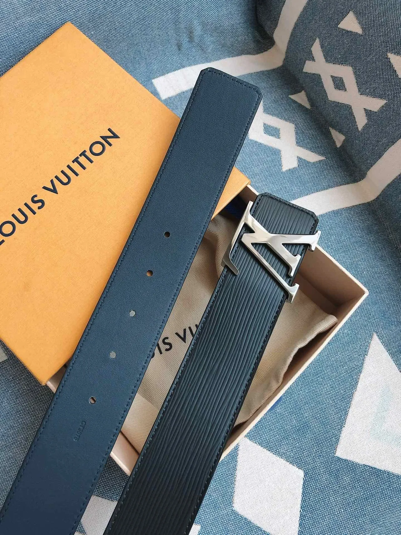 Louis Vuitton LV Initiales Blue Textured Leather Belt 4
