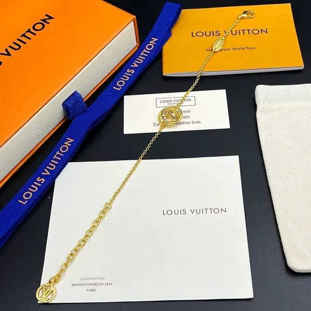 سوارة Louis Vuitton LV Stellar Gold-Tone LV Circle Medallion 5