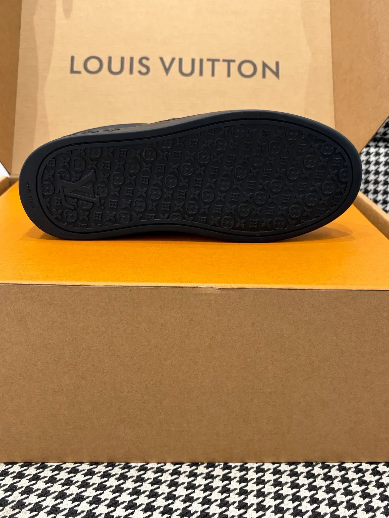Louis Vuitton LV Trainer Black Beige Leather Upper Platform Sole Lifestyle Sneakers 2