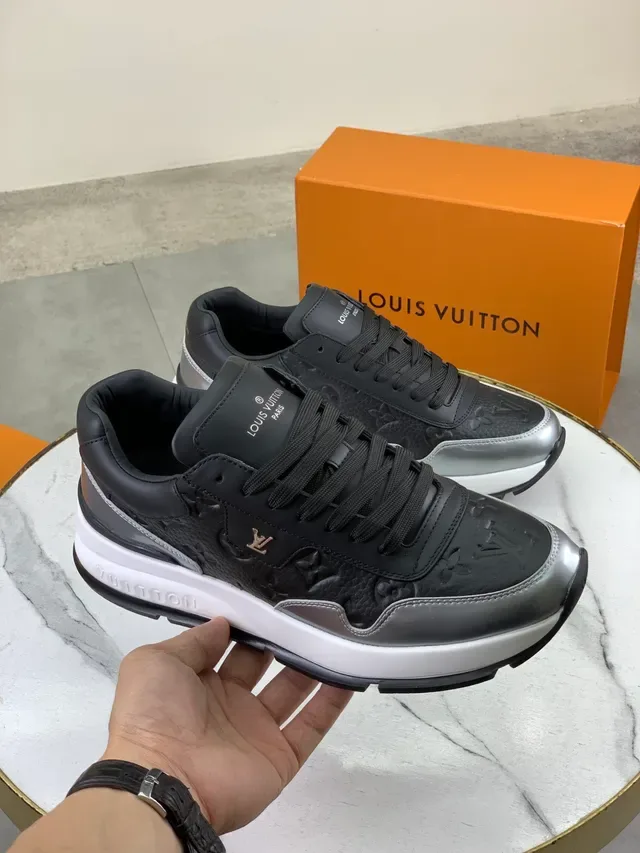 Louis Vuitton LV Trainer أحذية رياضية أسلوب حياة أسود فضية منقوشة مونوغرام جلد لمسات معدنية 6