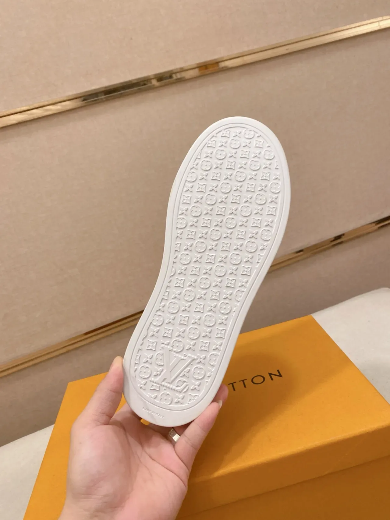 Louis Vuitton LV Trainer Noir Blanc Cuir Texturé Partie Supérieure Semelle Plateforme Épaisse Sneakers Lifestyle 3