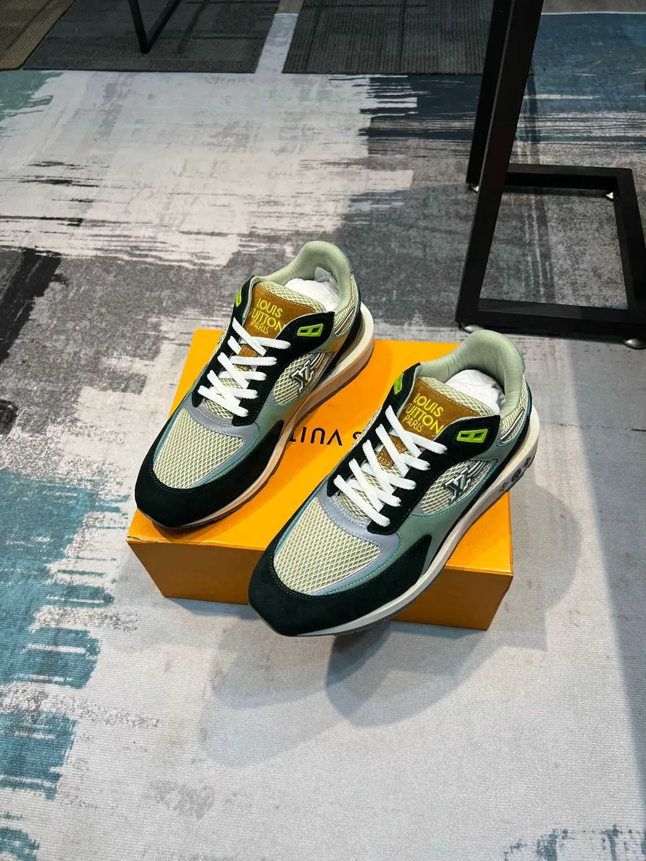 Louis Vuitton LV Trainer Vert Beige Multi-Material Maille et Daim Panneaux Chaussures Lifestyle 5