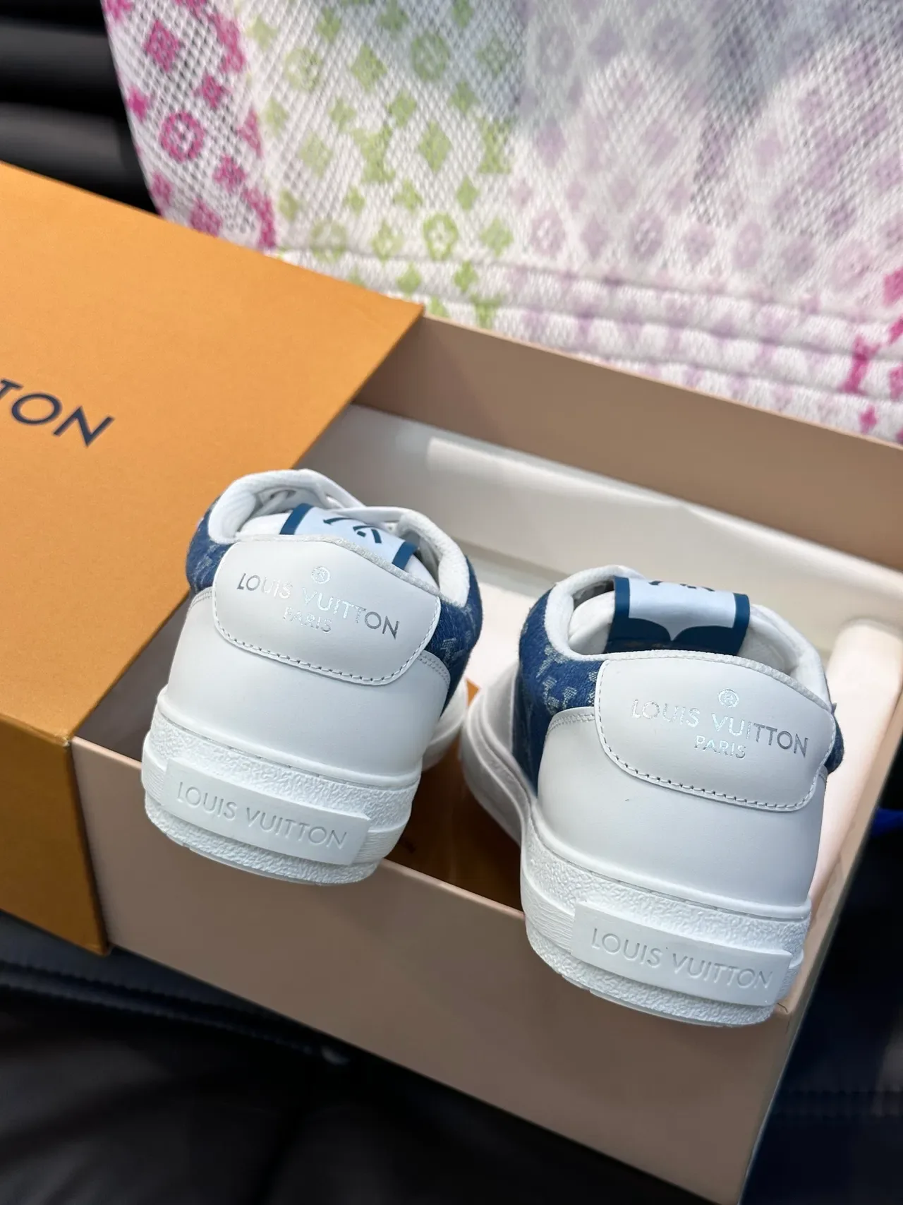লুইস ভিটন LV Trainer নেভি হোয়াইট ডিনিম-প্যানেল মনোগ্রাম লাইফস্টাইল স্নিকার 3