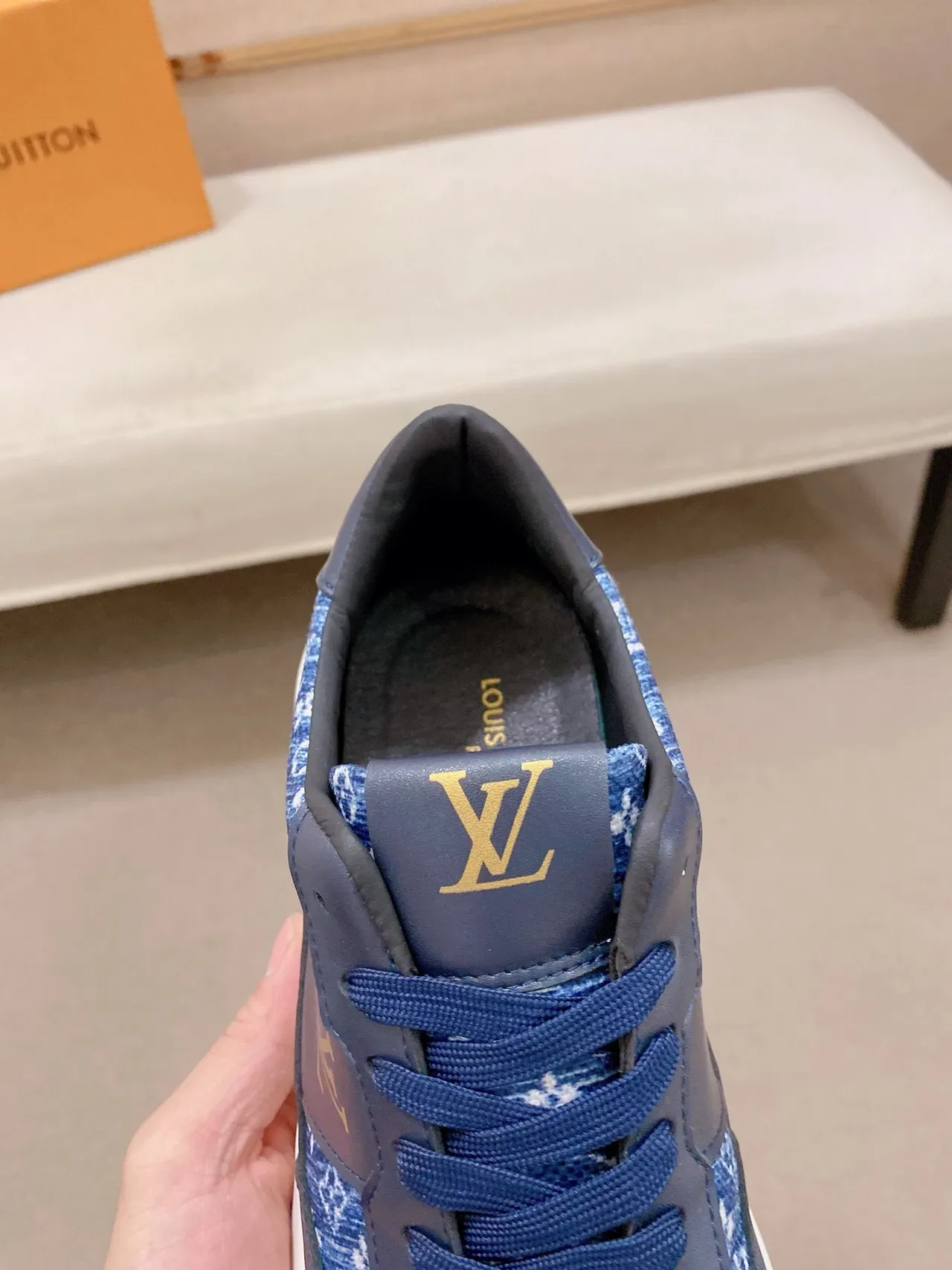 Louis Vuitton LV Trainer Navy White Low-Top Mixed-Material Upper Lifestyle Sneakers 4