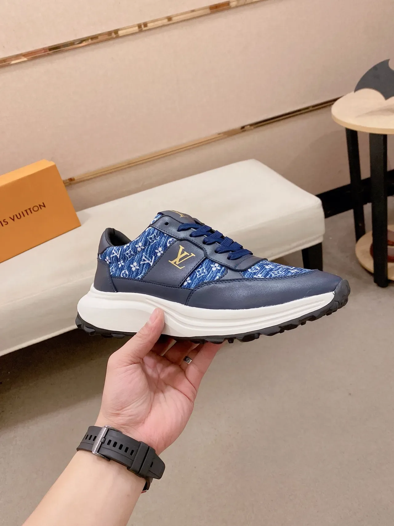 Louis Vuitton LV Trainer Navy White Low-Top Mixed-Material Upper Lifestyle Sneakers 5