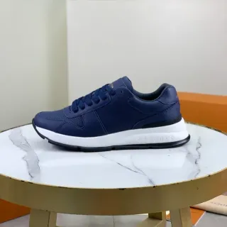 Louis Vuitton LV Trainer নেভি হোয়াইট ছিদ্রযুক্ত চামড়া উপরের স্তরিত প্যানেল নির্মাণ লাইফস্টাইল স্নিকার্স
