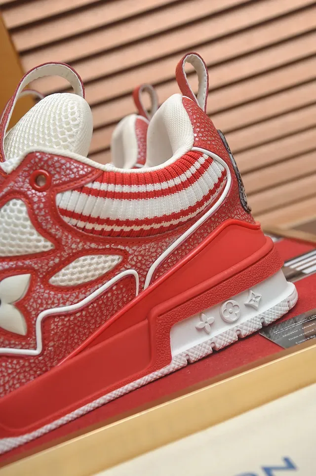 Louis Vuitton LV Trainer লাল এবং সাদা মোনোগ্রাম ফ্লাওয়ার লাইফস্টাইল স্নিকার 2