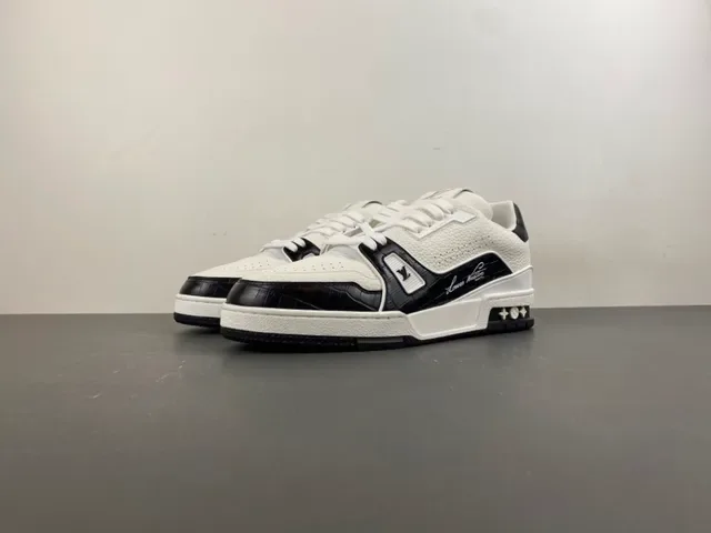 Louis Vuitton LV Trainer White Black Pebbled Leather Croc-Embossed Panel Lifestyle Sneakers 10