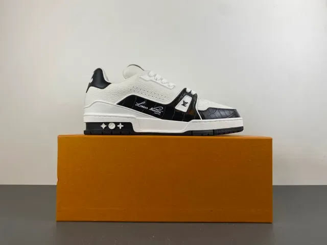 Louis Vuitton LV Trainer White Black Pebbled Leather Croc-Embossed Panel Lifestyle Sneakers 15