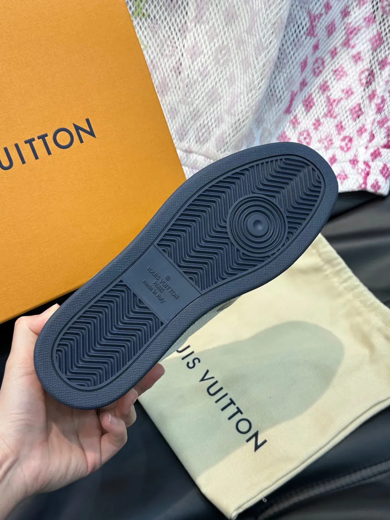 路易威登 LV Trainer 白色黑色 压纹皮革 波点图案 生活方式运动鞋 2