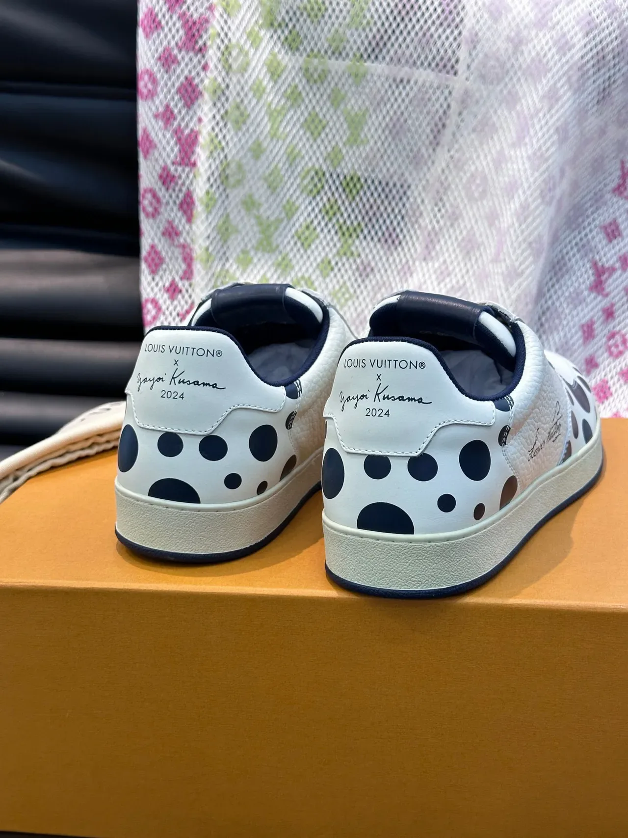 路易威登 LV Trainer 白色黑色 压纹皮革 波点图案 生活方式运动鞋 5