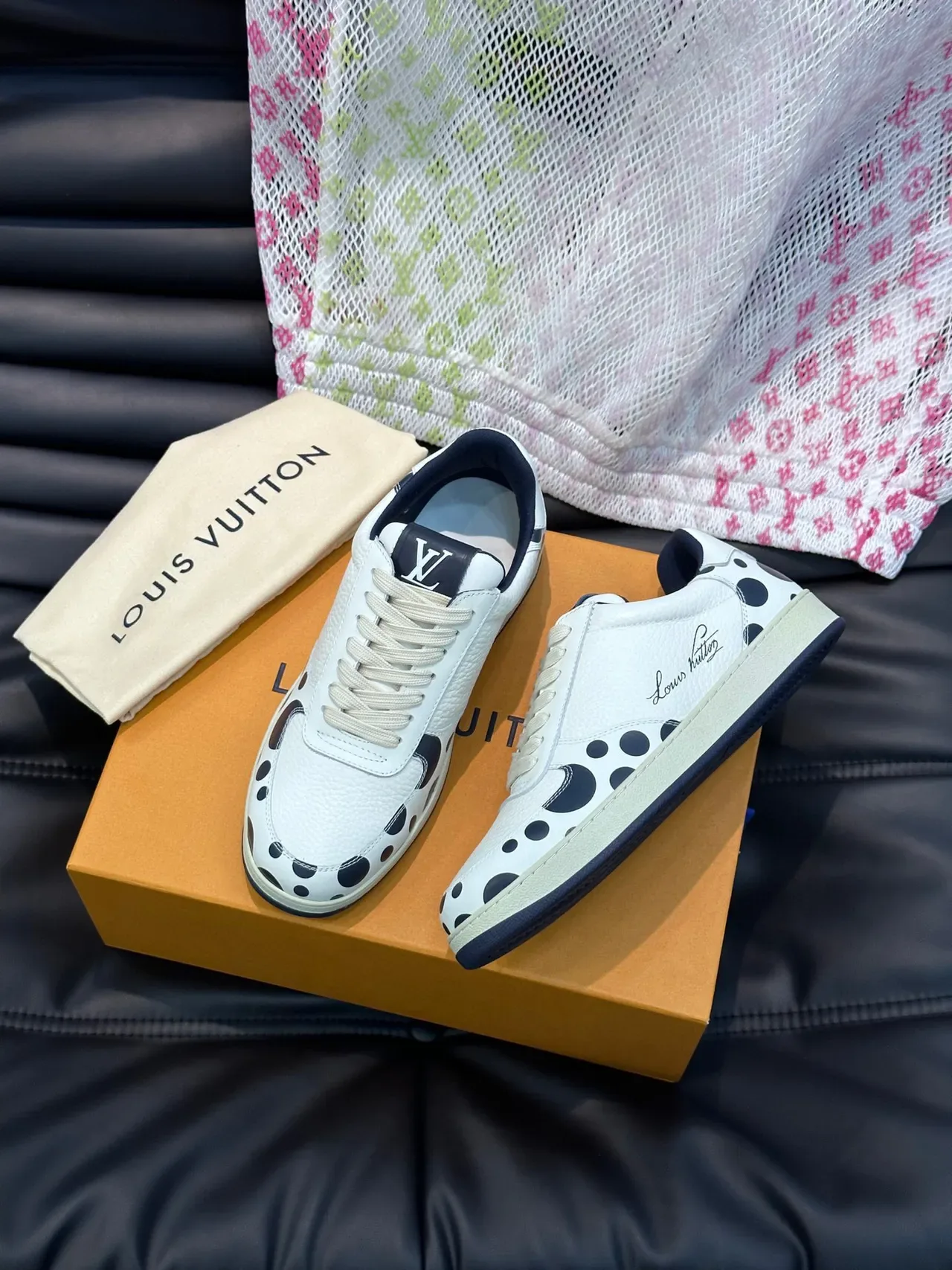 路易威登 LV Trainer 白色黑色 压纹皮革 波点图案 生活方式运动鞋 9