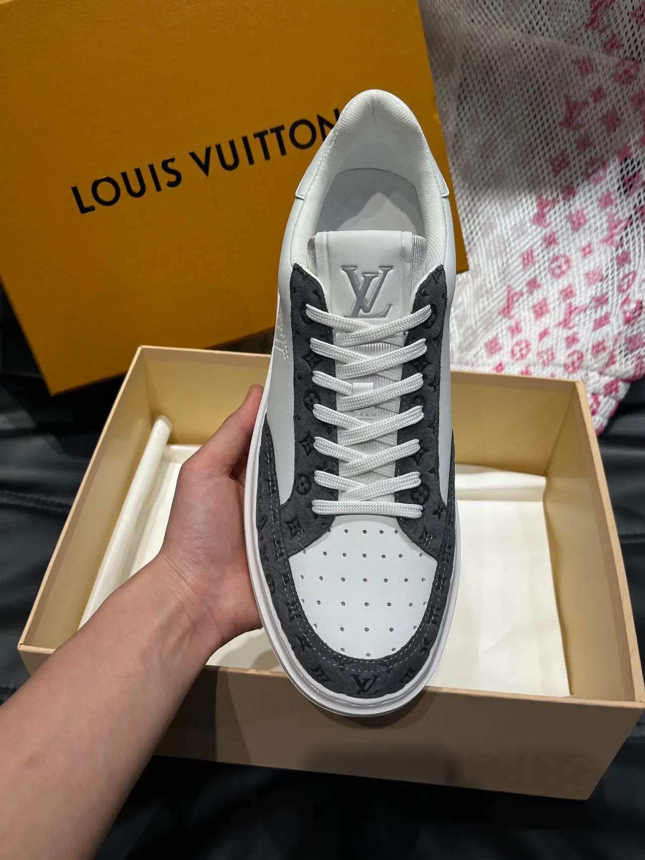 Louis Vuitton LV Trainer Branco Preto Painéis Monogram Perfurados Sola Plataforma Grossa Tênis Lifestyle 6