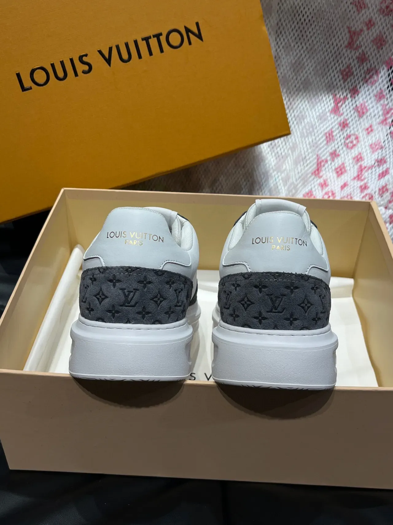 Louis Vuitton LV Trainer Branco Preto Painéis Monogram Perfurados Sola Plataforma Grossa Tênis Lifestyle 8