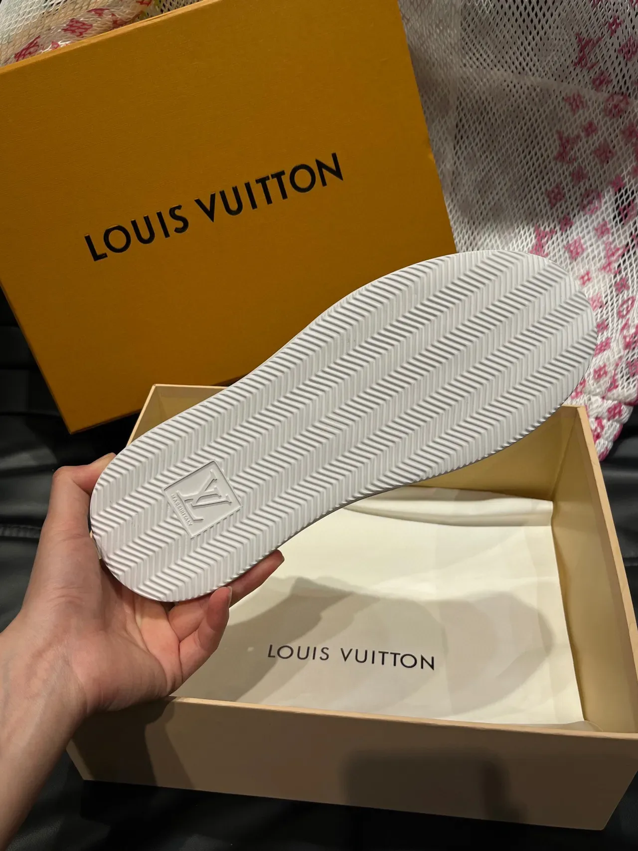 Louis Vuitton LV Trainer Branco Preto Painéis Monogram Perfurados Sola Plataforma Grossa Tênis Lifestyle 9