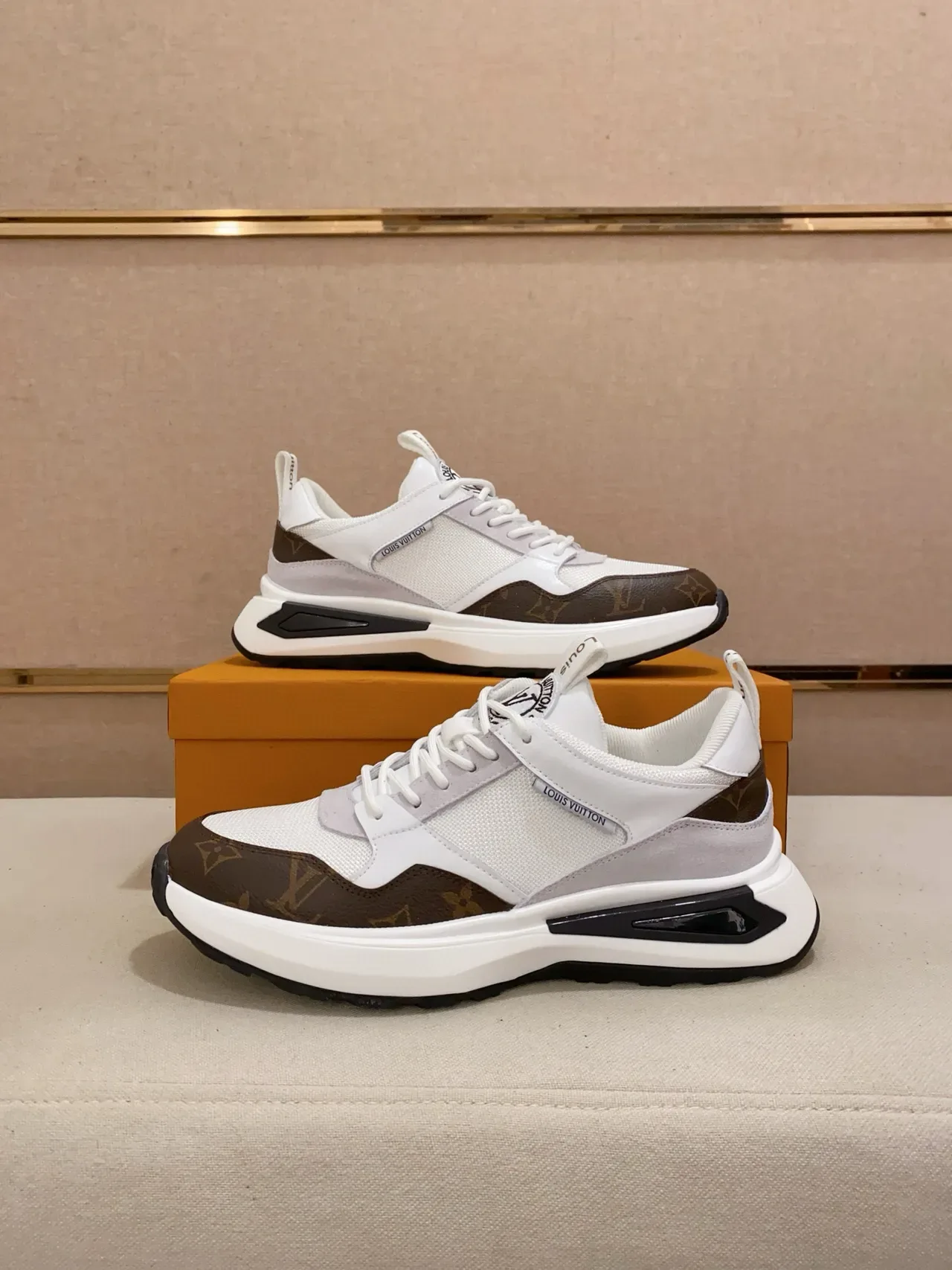 Louis Vuitton LV Trainer White Brown Monogram Canvas Mesh-Suede Hybrid Upper Lifestyle Sneakers 7