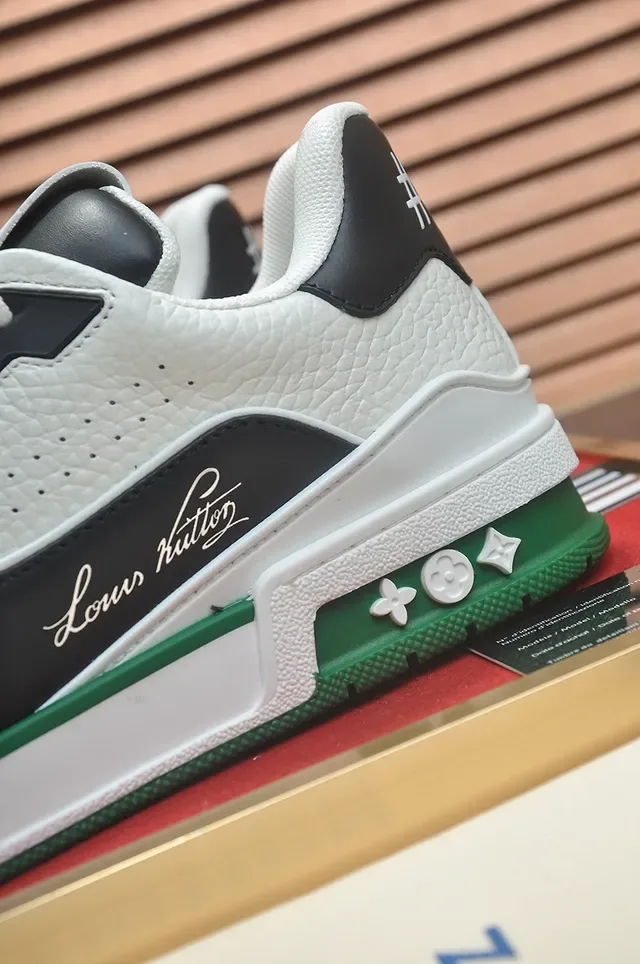 Louis Vuitton LV Trainer সাদা সবুজ লেয়ার্ড লেদার এবং সিন্থেটিক আপার স্কাল্প্টেড মিডসোল লাইফস্টাইল স্নিকার 2