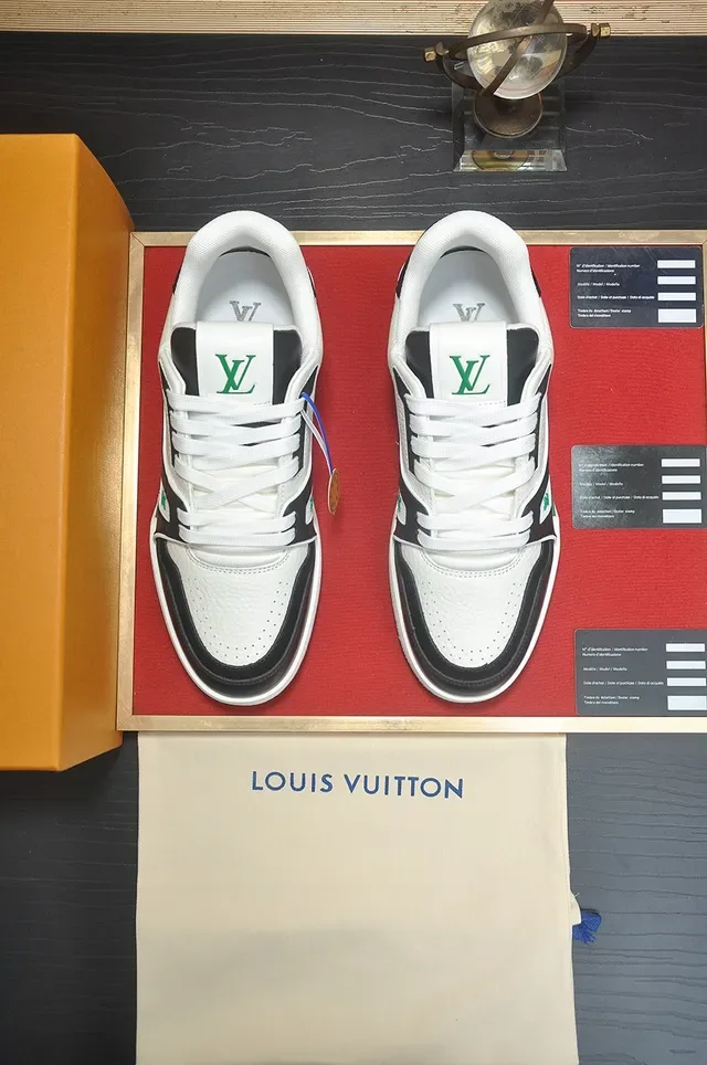 Louis Vuitton LV Trainer সাদা সবুজ লেয়ার্ড লেদার এবং সিন্থেটিক আপার স্কাল্প্টেড মিডসোল লাইফস্টাইল স্নিকার 5