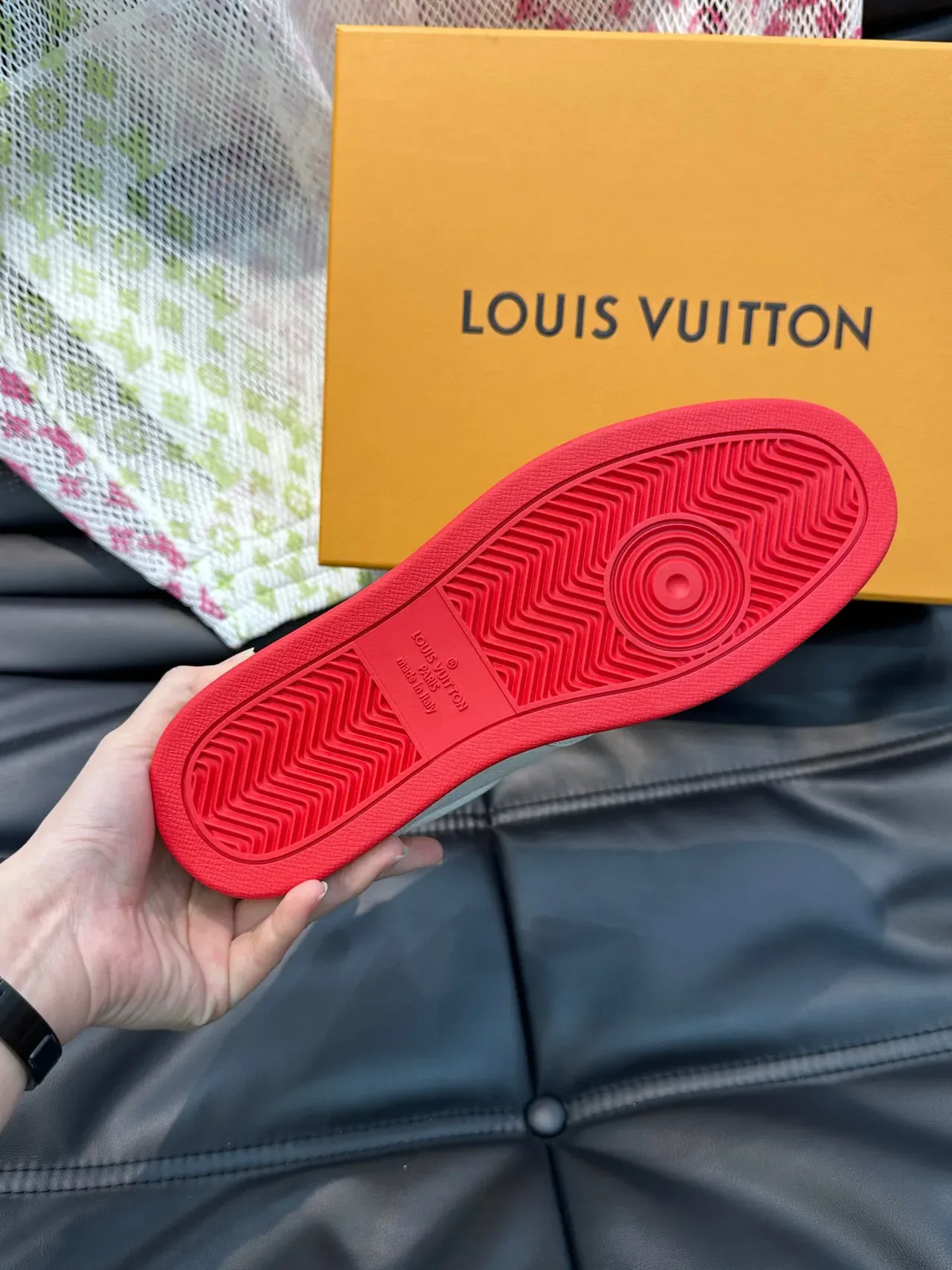 Louis Vuitton LV Trainer White Red Pebbled Leather Contrast Piping Lifestyle Sneakers 2