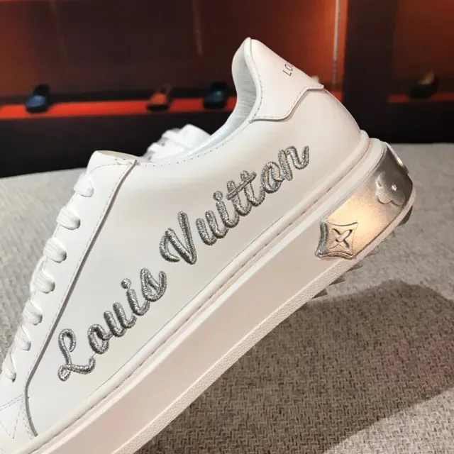 Louis Vuitton LV Trainer White Silver Leather Upper Script Logo Side Branding Lifestyle Sneakers 4