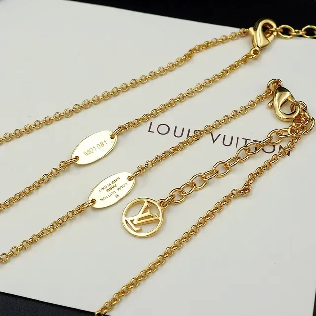 Collier pendentif Monogram Louis Vuitton LV x YK Iconic Gold Black Chain 2