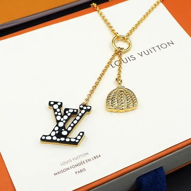Collier pendentif Monogram Louis Vuitton LV x YK Iconic Gold Black Chain 3