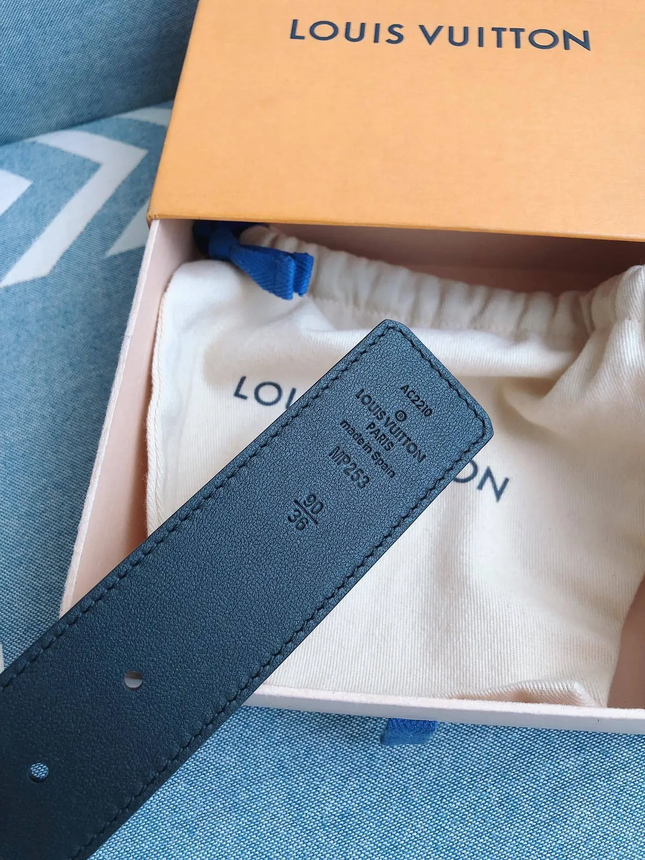 Louis Vuitton LV² Belt Dark Blue Textured Leather Belt 4
