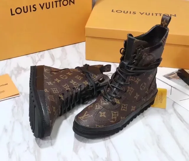 Louis Vuitton Monogram Toile Bottes de Travail Lacées Hautes 2