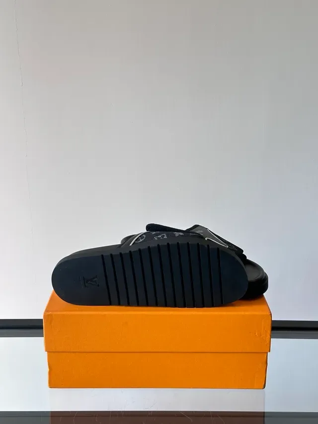 Louis Vuitton Monogram Canvas Slide Slipper 2