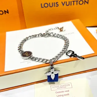 Louis Vuitton Monogram Chain Silver Blue Chunky Curb Monogrammed Oval Disc Bracelet