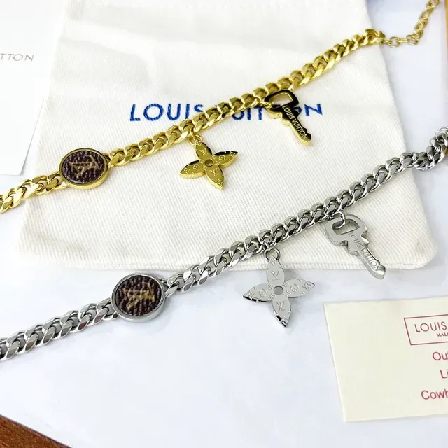 Louis Vuitton Monogram Chain Silver Blue Chunky Curb Monogrammed Oval Disc Bracelet 3