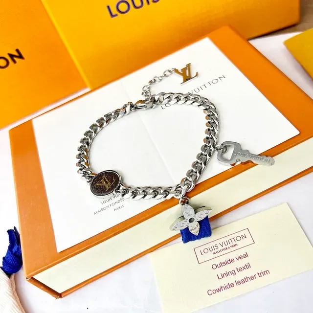 Louis Vuitton Monogram Chain Silver Blue Chunky Curb Monogrammed Oval Disc Bracelet 7
